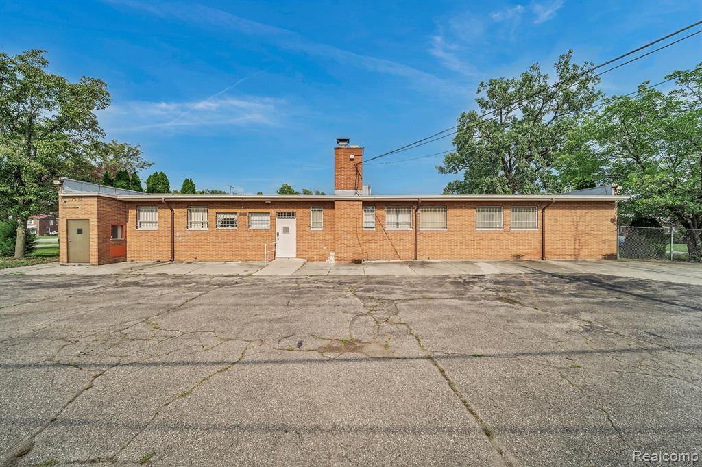 19711 GREENFIELD Road, Detroit, MI 48235 — Photo 24