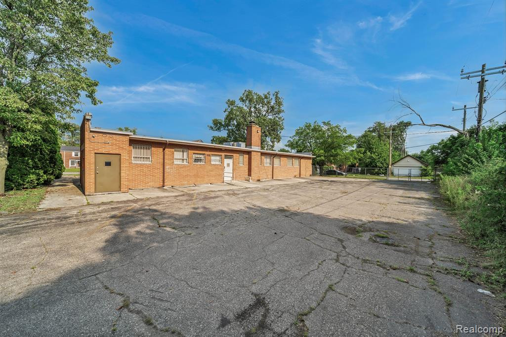 19711 GREENFIELD Road, Detroit, MI 48235 — Photo 25