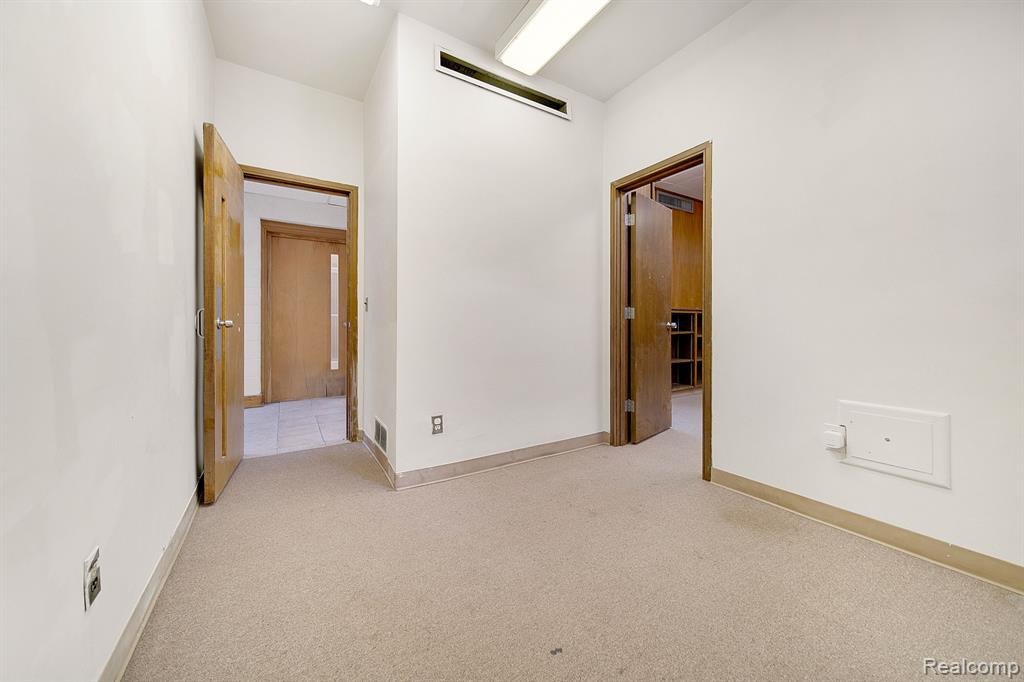 19711 GREENFIELD Road, Detroit, MI 48235 — Photo 30