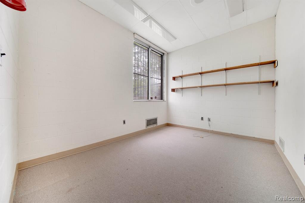 19711 GREENFIELD Road, Detroit, MI 48235 — Photo 34