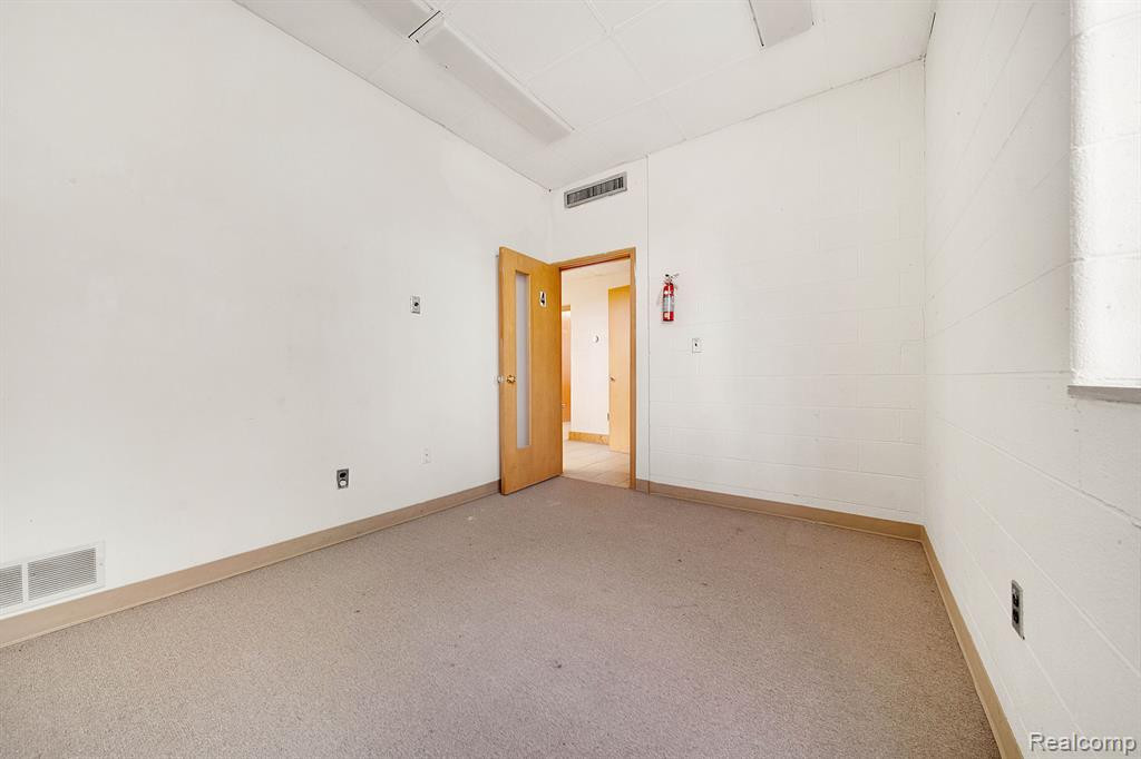 19711 GREENFIELD Road, Detroit, MI 48235 — Photo 35