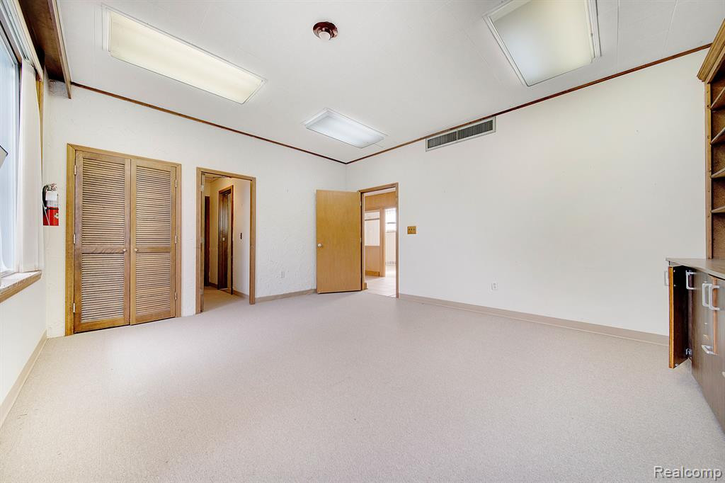 19711 GREENFIELD Road, Detroit, MI 48235 — Photo 38