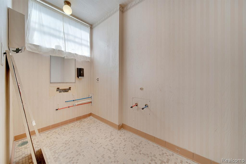 19711 GREENFIELD Road, Detroit, MI 48235 — Photo 39