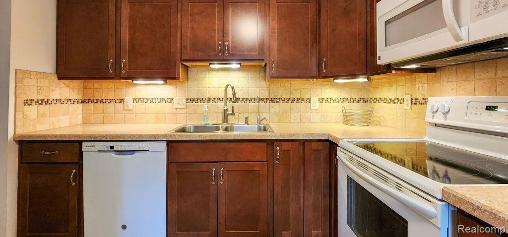 497 LYON Boulevard, South Lyon, MI 48178 — Photo 12