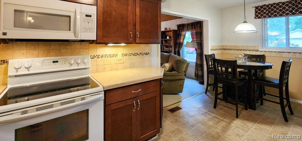 497 LYON Boulevard, South Lyon, MI 48178 — Photo 13