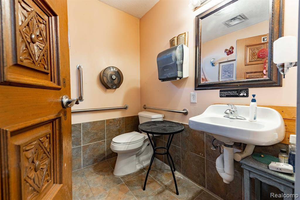 5041 E NEVADA Street, Detroit, MI 48234 — Photo 23