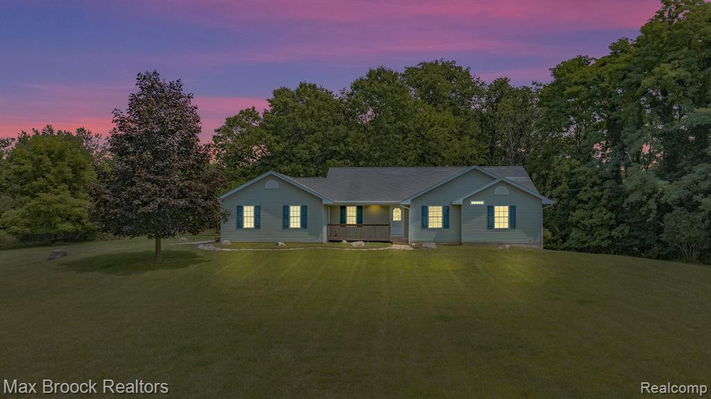 6694 FLEMING Road, Fowlerville, MI 48836 — front exterior