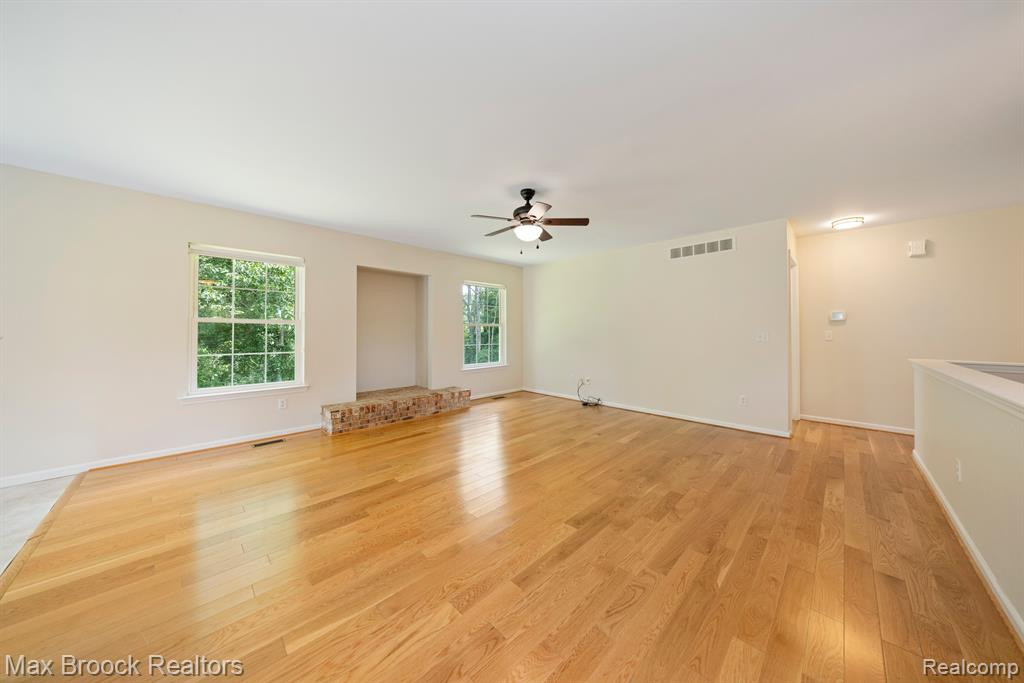 6694 FLEMING Road, Fowlerville, MI 48836 — Photo 7