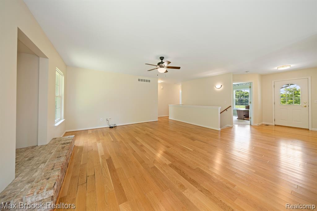 6694 FLEMING Road, Fowlerville, MI 48836 — Photo 10