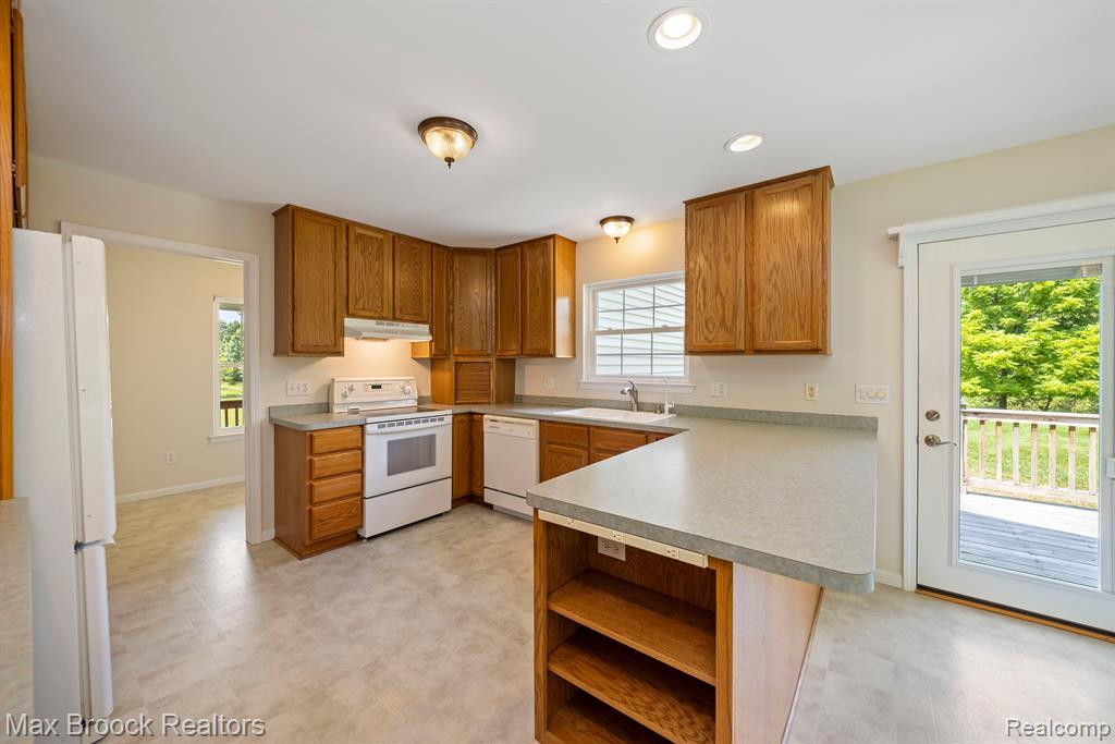 6694 FLEMING Road, Fowlerville, MI 48836 — Photo 13