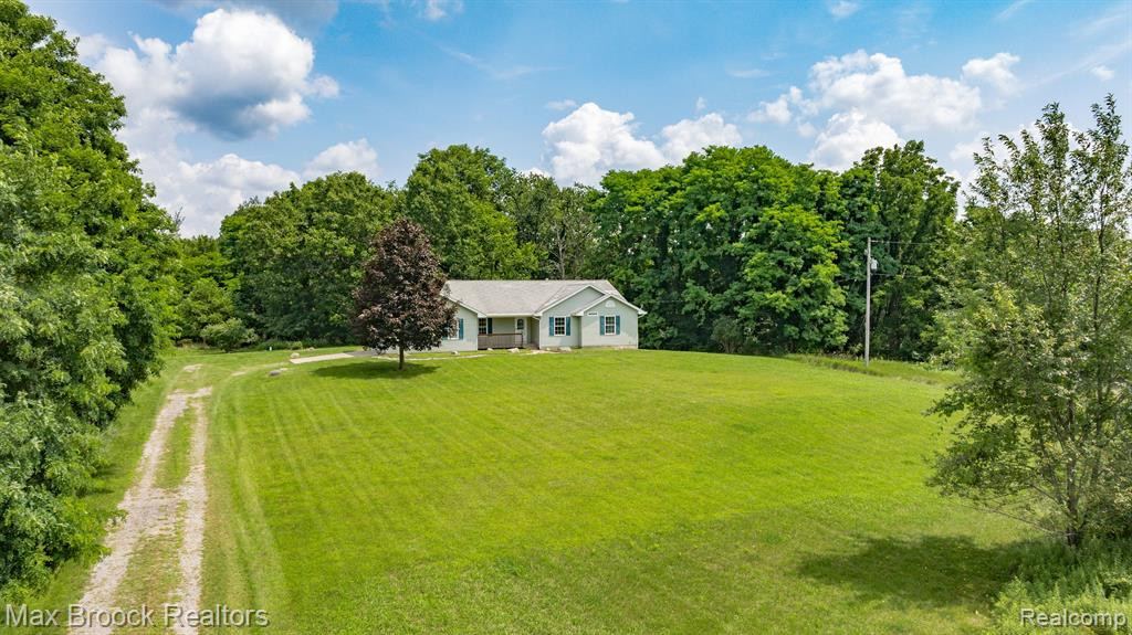 6694 FLEMING Road, Fowlerville, MI 48836 — Photo 35