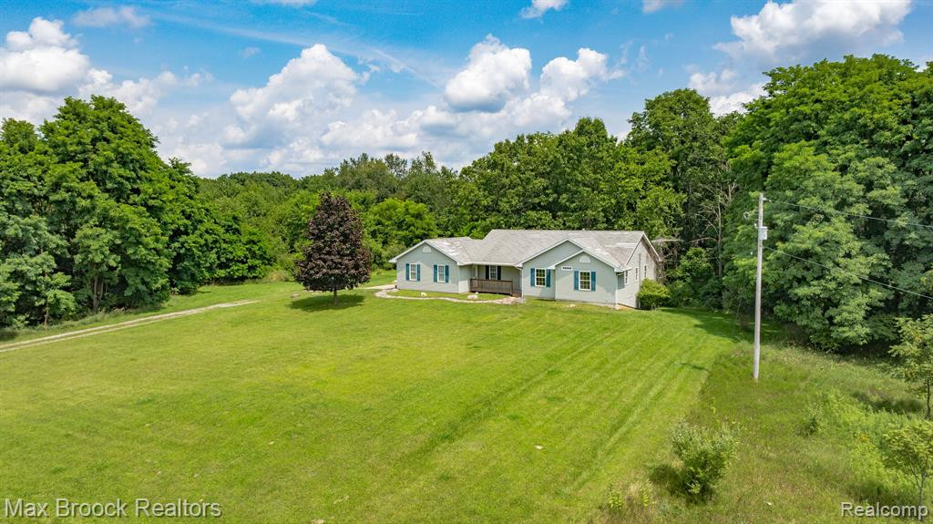 6694 FLEMING Road, Fowlerville, MI 48836 — Photo 43