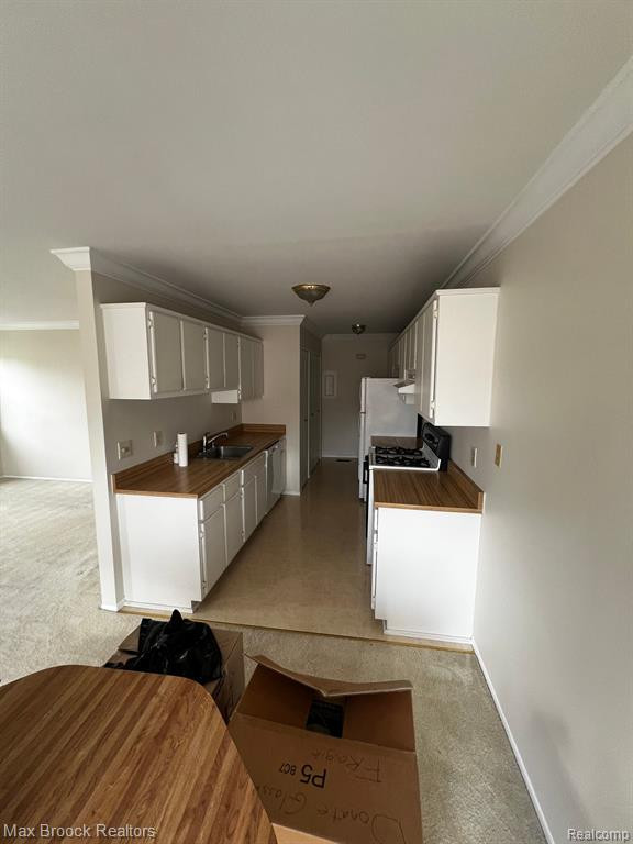 23519 N ROCKLEDGE, Novi, MI — Photo 2
