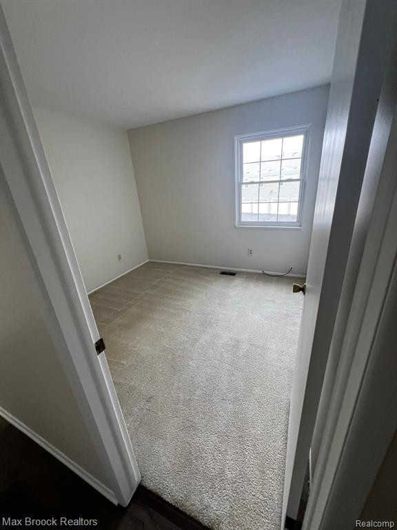 23519 N ROCKLEDGE, Novi, MI — Photo 3