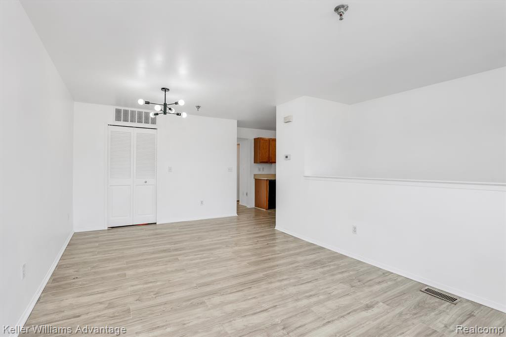 15617 STONE CROSSING Drive, Southfield, MI 48075 — Photo 5