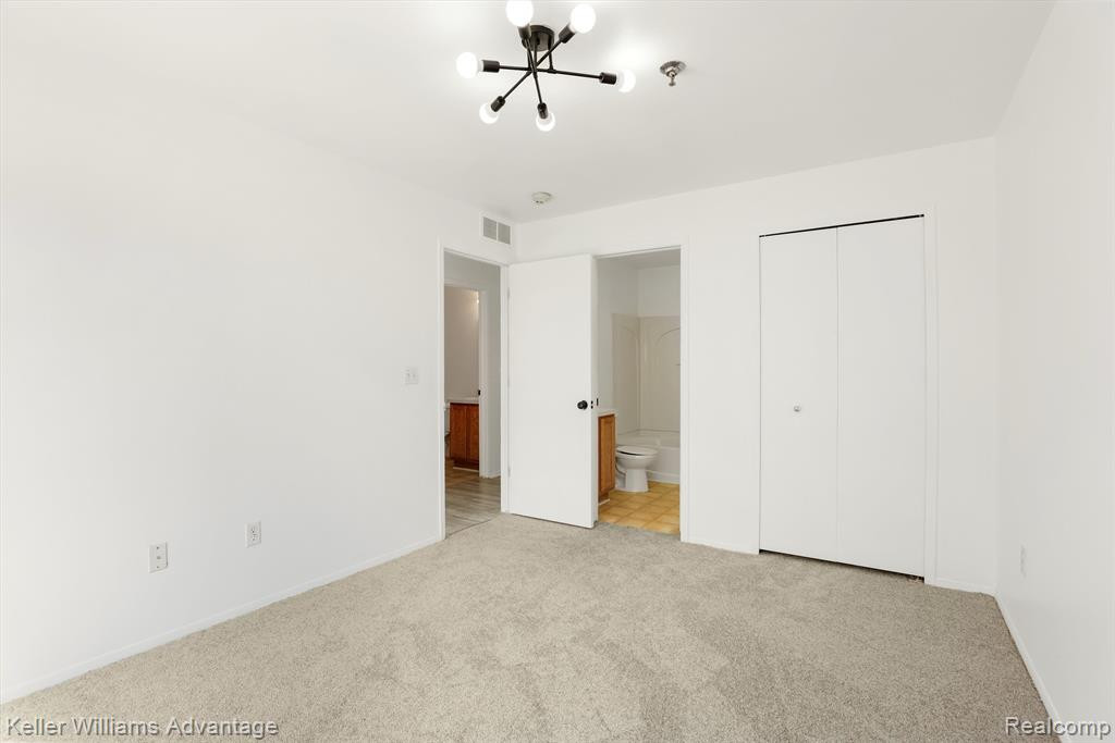 15617 STONE CROSSING Drive, Southfield, MI 48075 — Photo 9