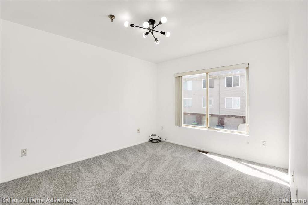 15617 STONE CROSSING Drive, Southfield, MI 48075 — Photo 10