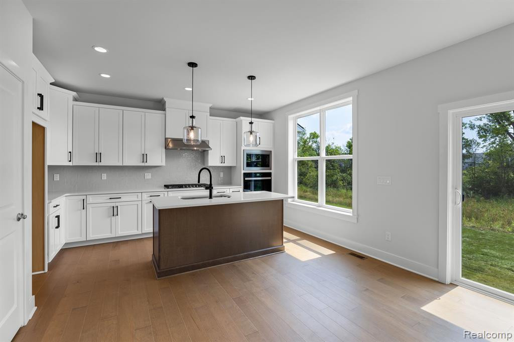 7895 HARPER Lane, West Bloomfield, MI — Photo 2