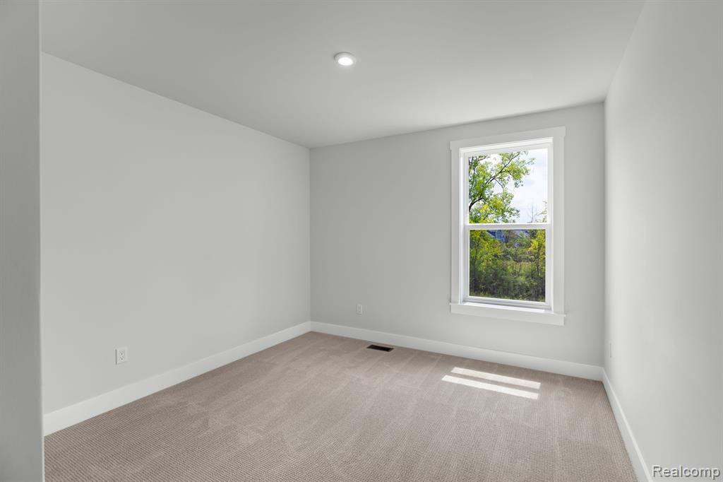 7895 HARPER Lane, West Bloomfield, MI — Photo 12