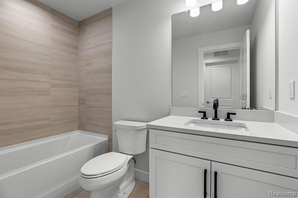 7895 HARPER Lane, West Bloomfield, MI — Photo 14