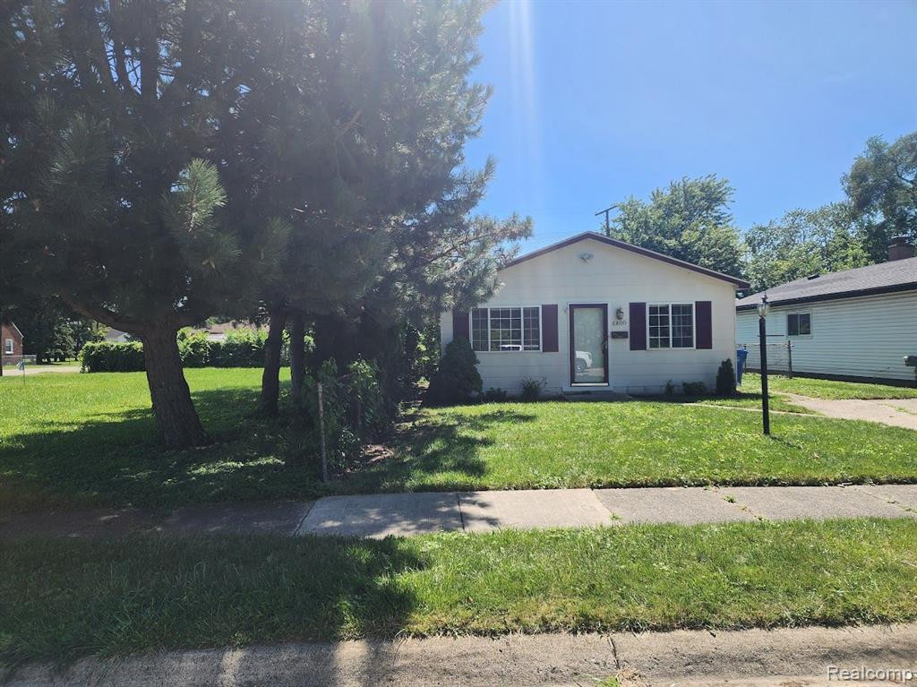 6800 JACKSON Avenue, Warren, MI 48091 — Photo 2