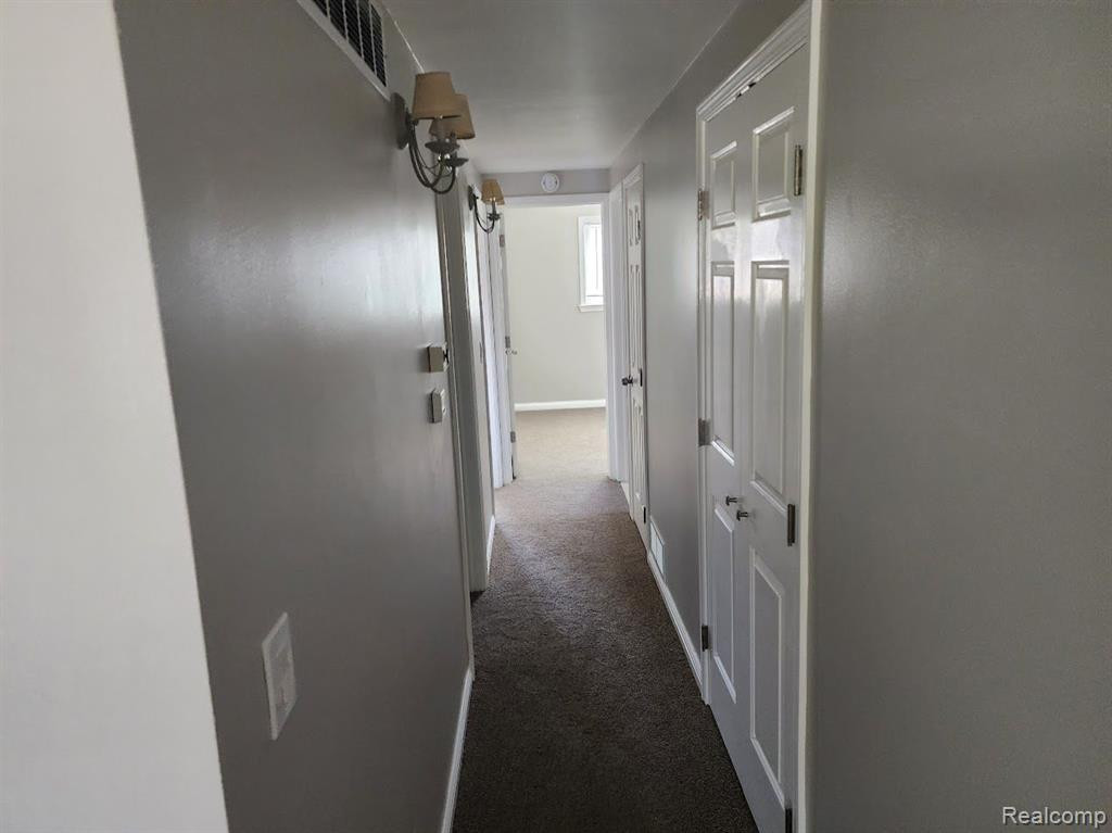 6800 JACKSON Avenue, Warren, MI 48091 — Photo 9