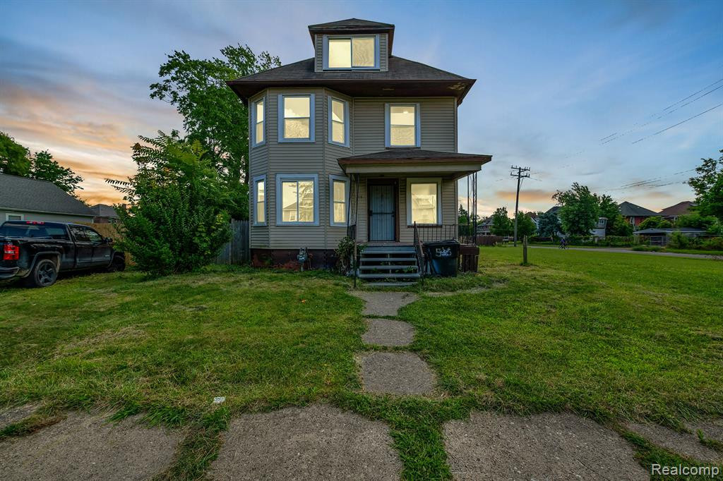 516 MARSTON Street, Detroit, MI 48202 — Photo 2