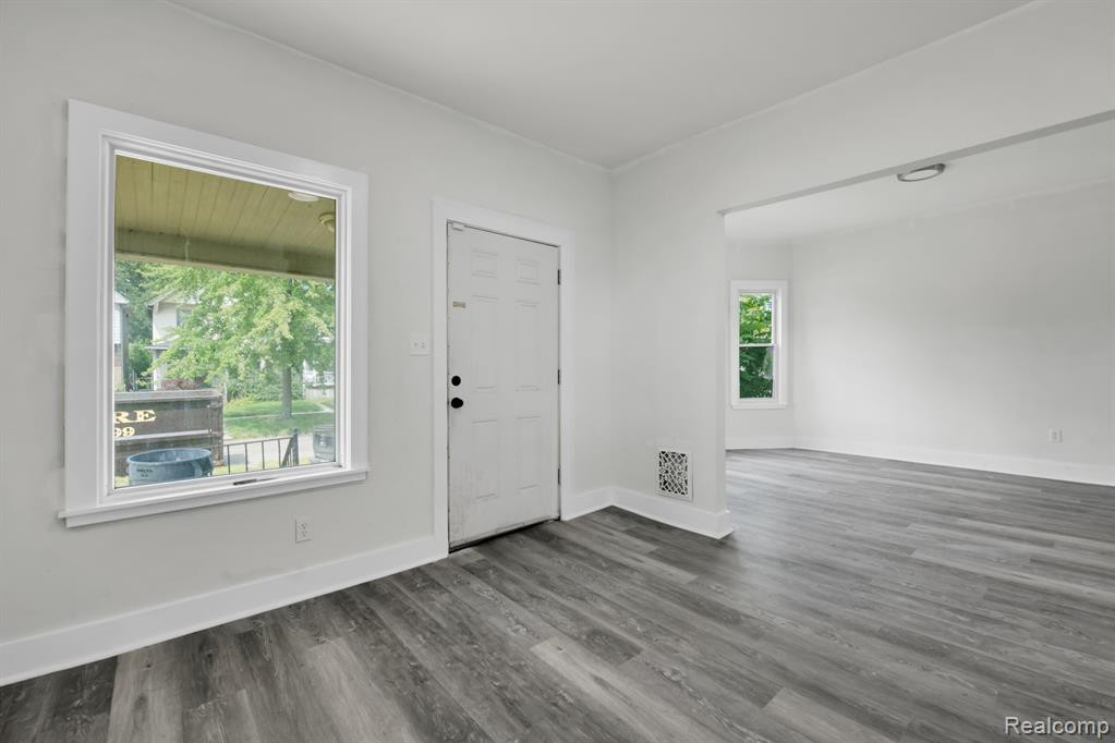 516 MARSTON Street, Detroit, MI 48202 — Photo 3