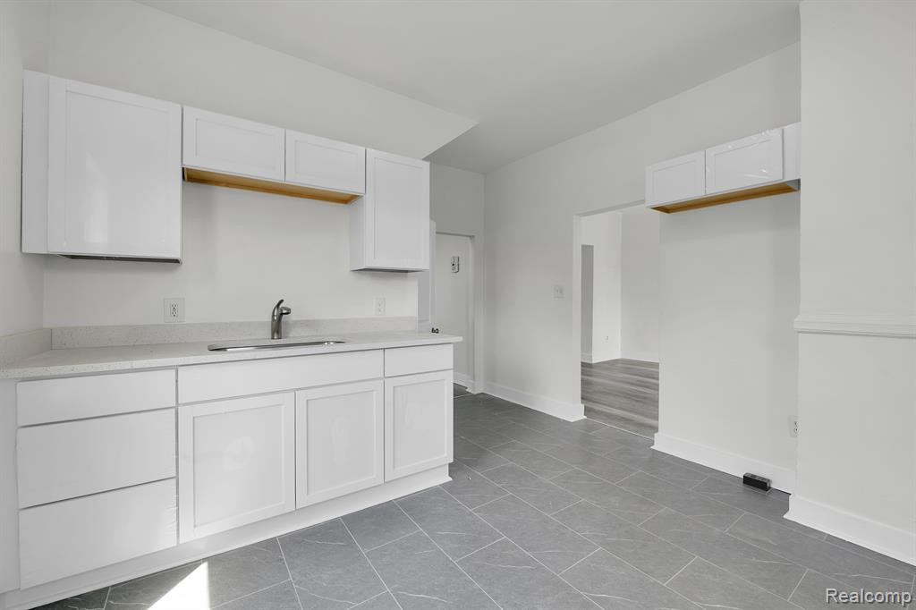 516 MARSTON Street, Detroit, MI 48202 — Photo 10