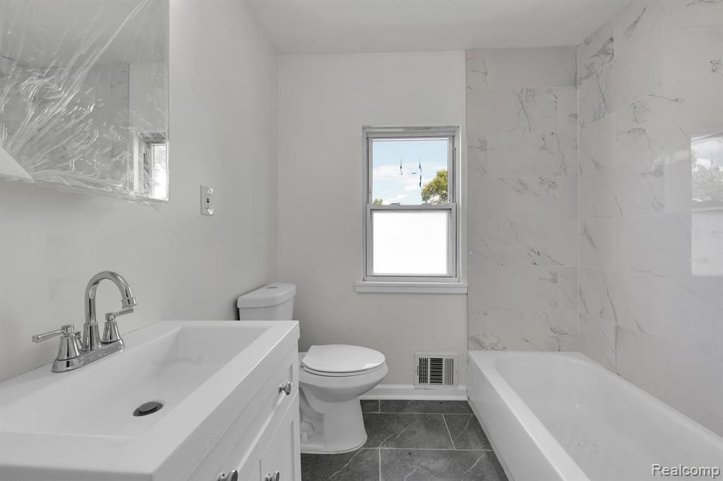 516 MARSTON Street, Detroit, MI 48202 — Photo 20
