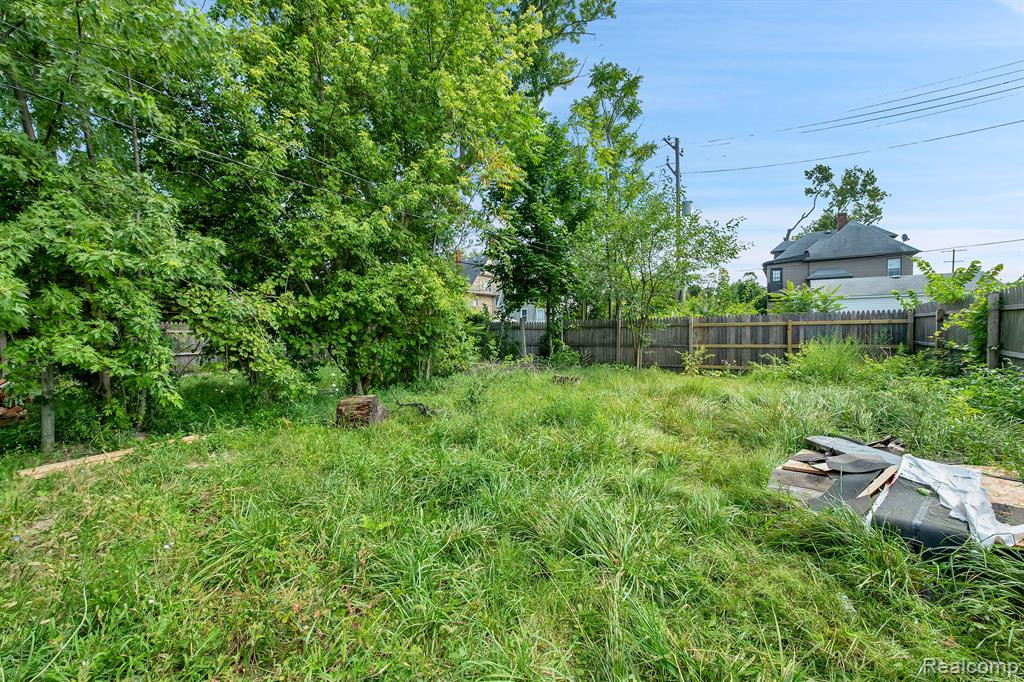 516 MARSTON Street, Detroit, MI 48202 — Photo 31