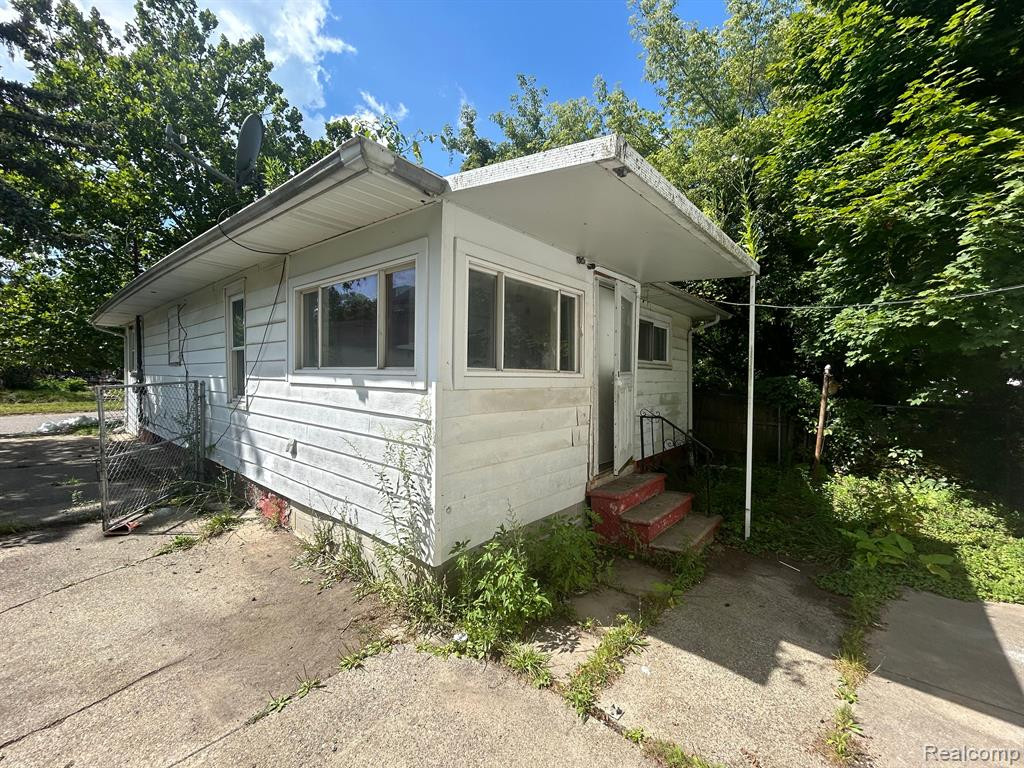911 KNAPP Avenue, Flint, MI 48503 — Photo 3
