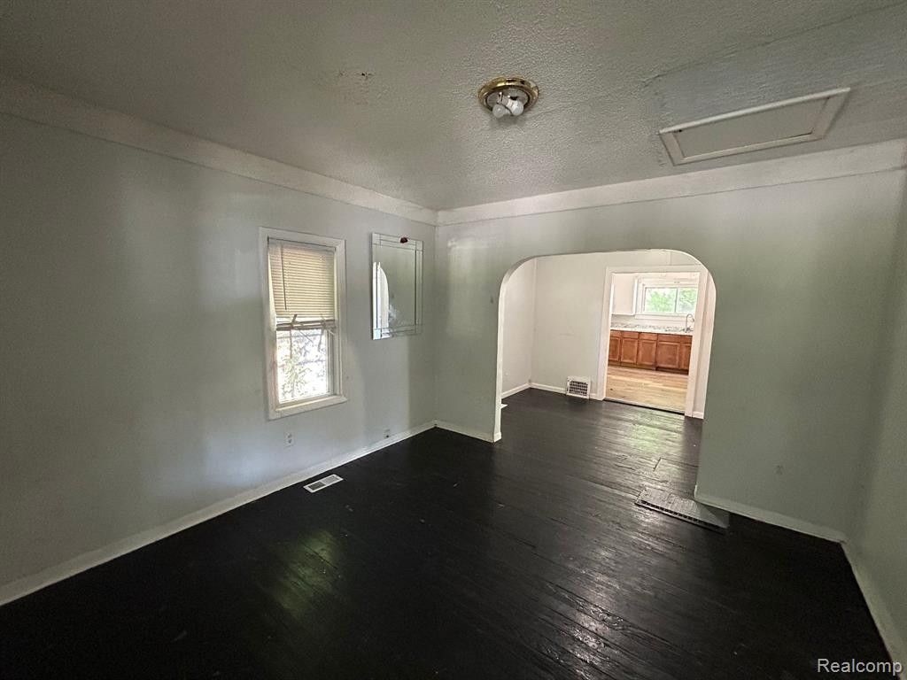 911 KNAPP Avenue, Flint, MI 48503 — Photo 6