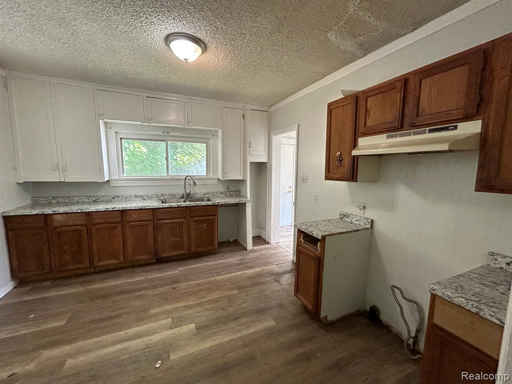 911 KNAPP Avenue, Flint, MI 48503 — Photo 8