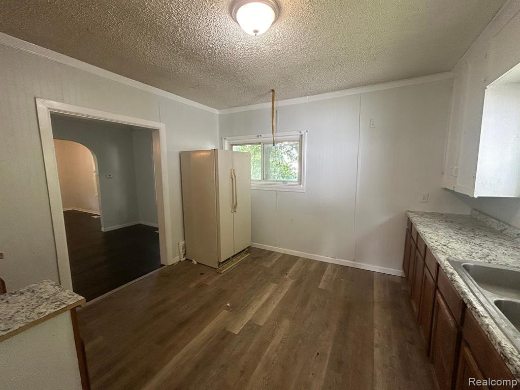 911 KNAPP Avenue, Flint, MI 48503 — Photo 12