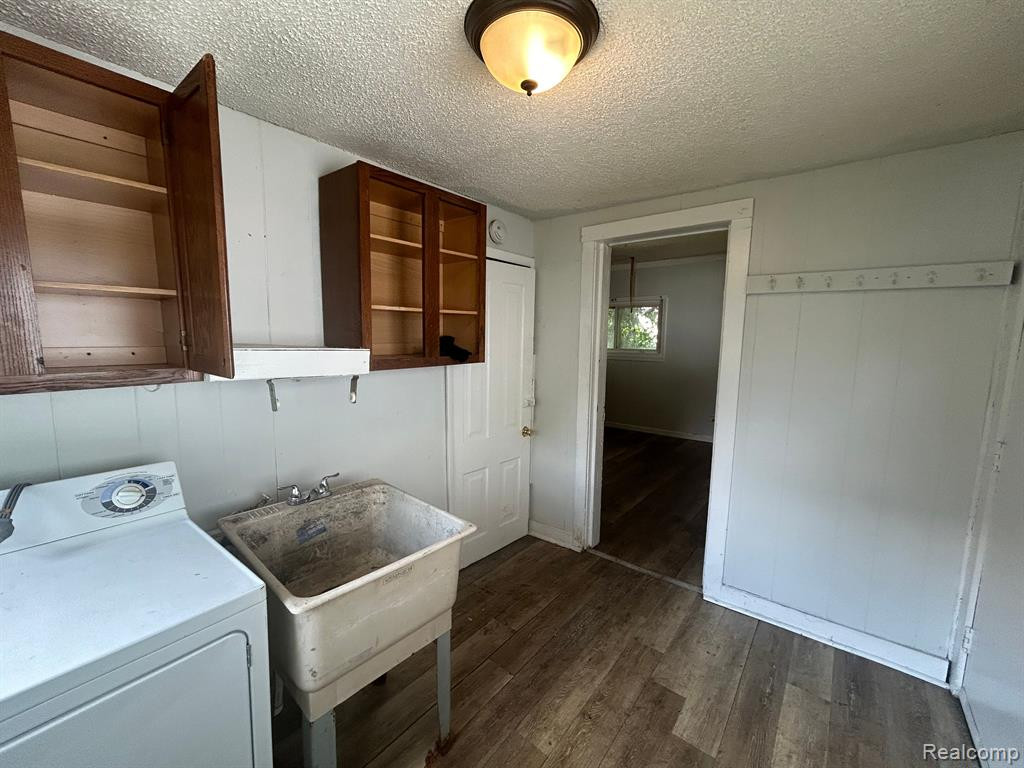 911 KNAPP Avenue, Flint, MI 48503 — Photo 18