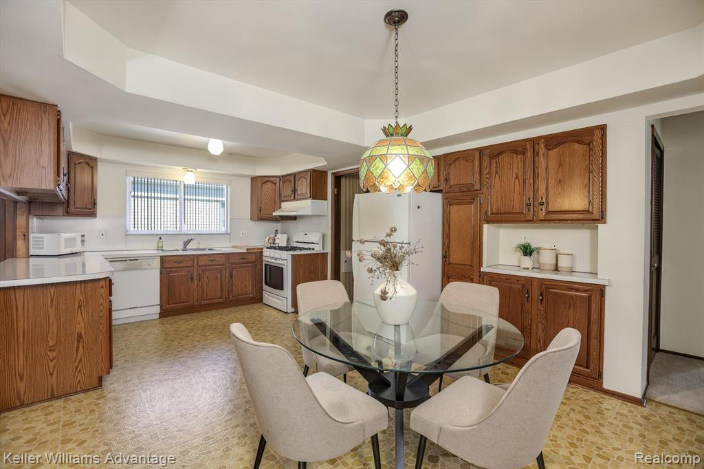 6499 CAMBRIDGE Street, Dearborn Heights, MI 48127 — Photo 6