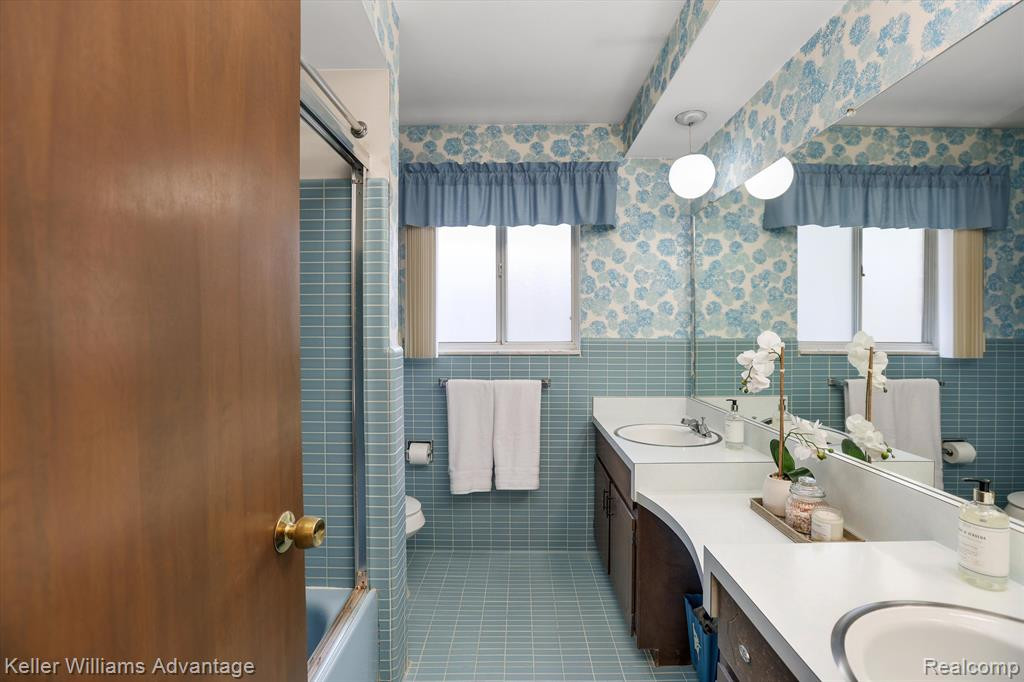 6499 CAMBRIDGE Street, Dearborn Heights, MI 48127 — Photo 12