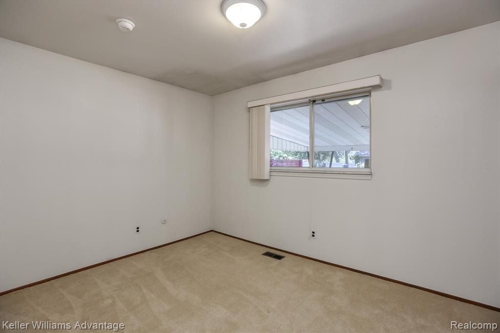 6499 CAMBRIDGE Street, Dearborn Heights, MI 48127 — Photo 14