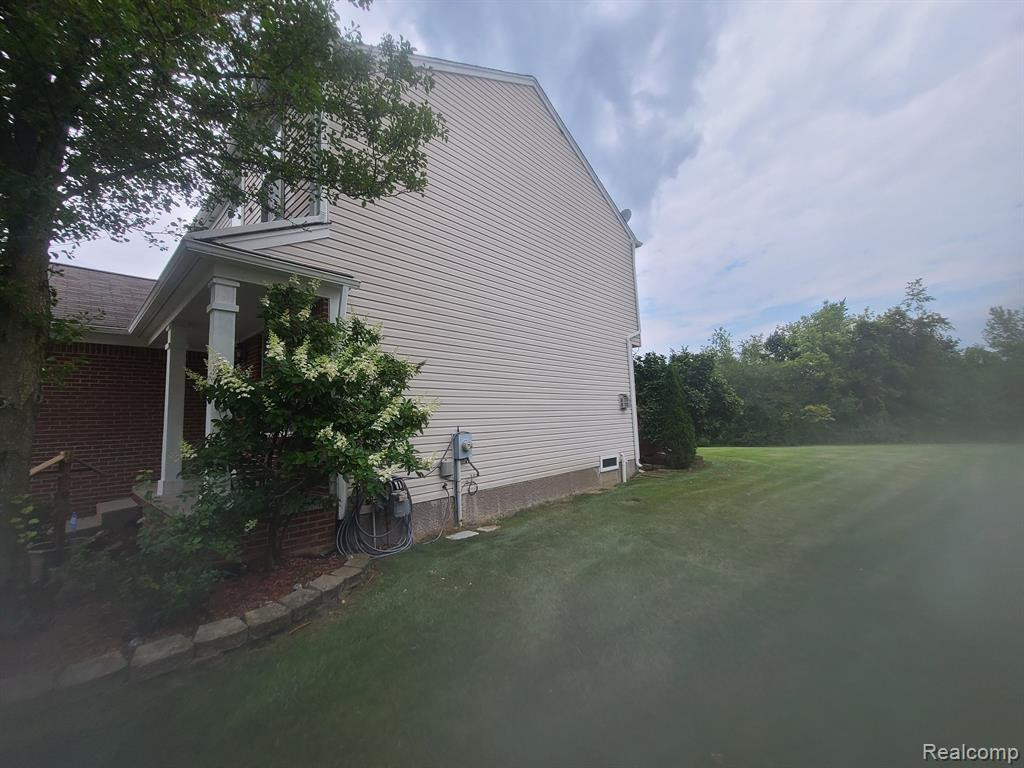 9785 RAVENSHIRE Drive, Ypsilanti, MI 48198 — Photo 5