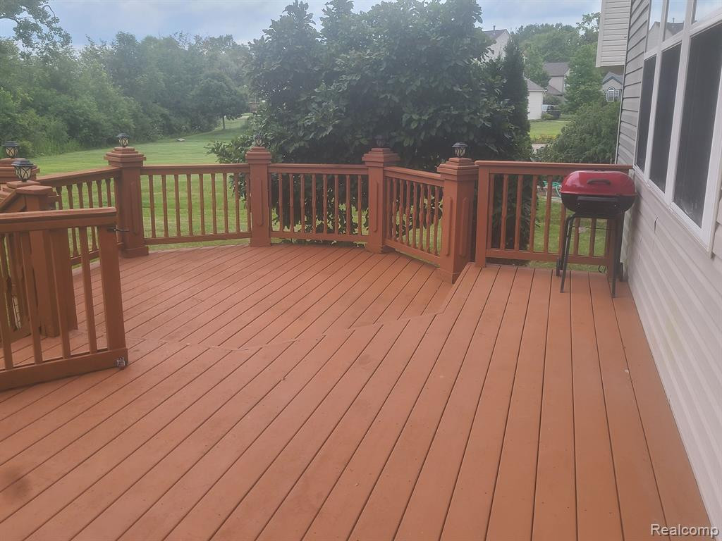 9785 RAVENSHIRE Drive, Ypsilanti, MI 48198 — Photo 12