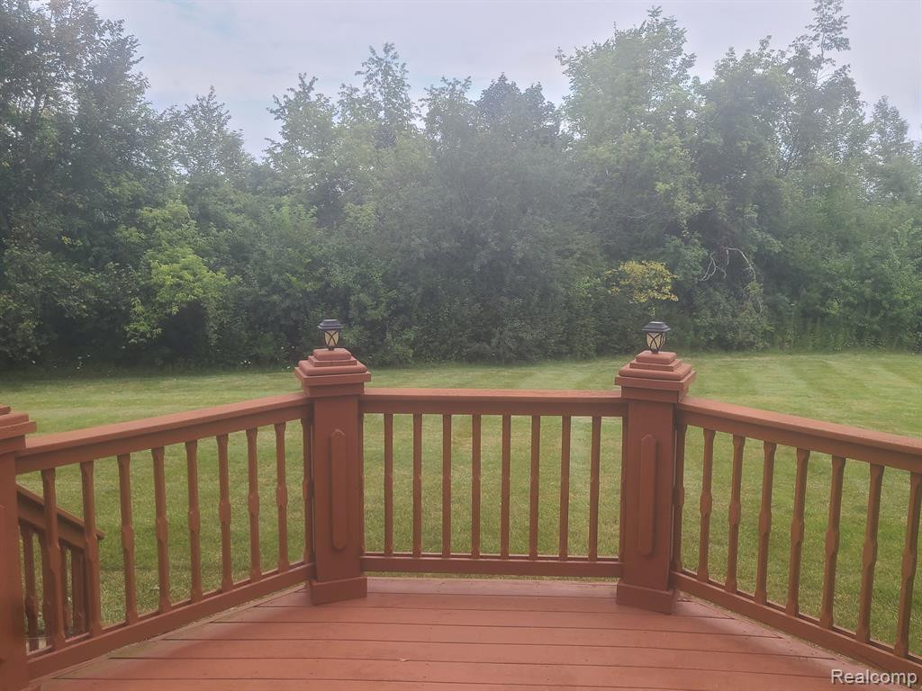 9785 RAVENSHIRE Drive, Ypsilanti, MI 48198 — Photo 15
