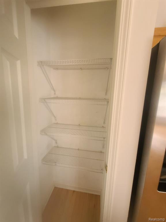 9785 RAVENSHIRE Drive, Ypsilanti, MI 48198 — Photo 36