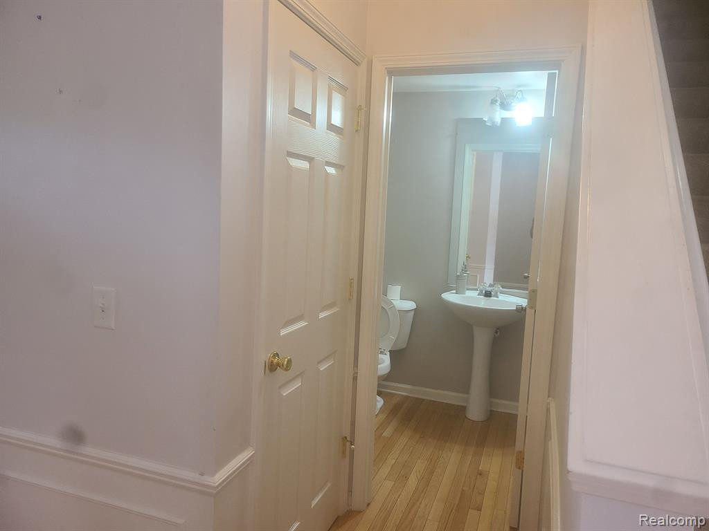 9785 RAVENSHIRE Drive, Ypsilanti, MI 48198 — Photo 42
