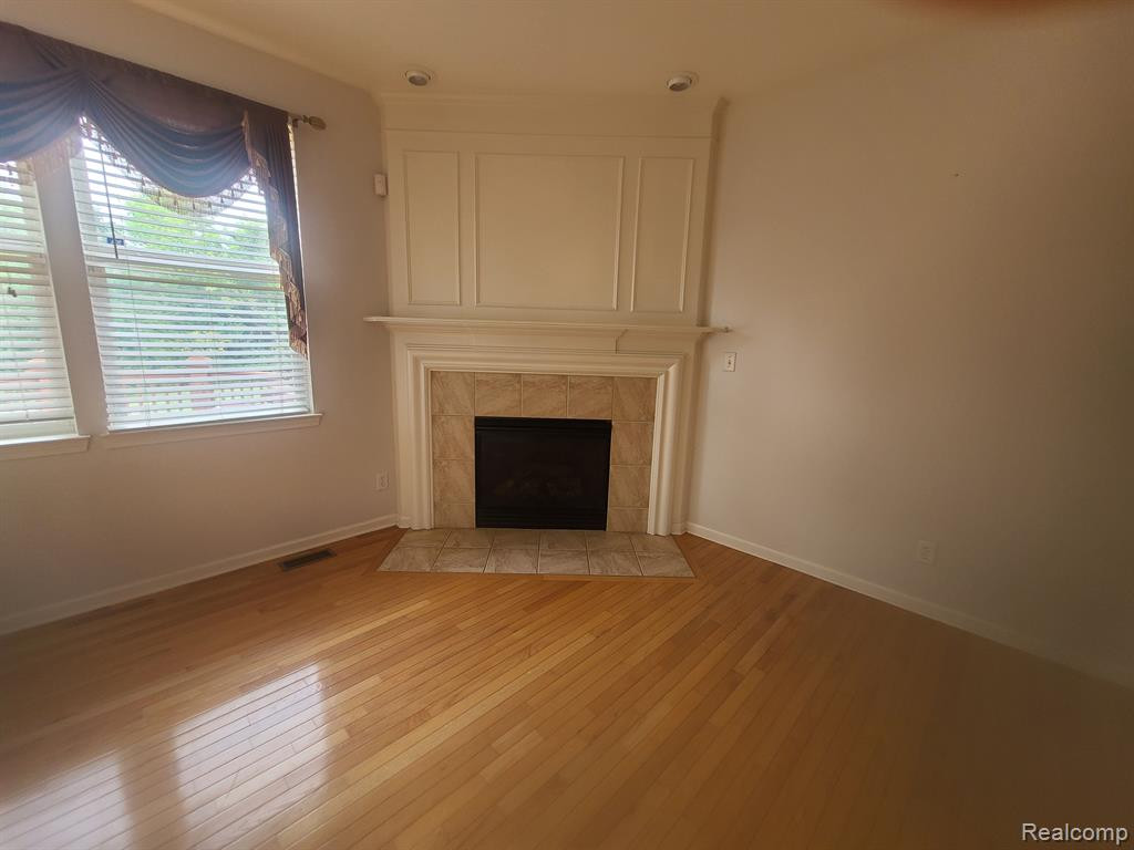 9785 RAVENSHIRE Drive, Ypsilanti, MI 48198 — Photo 47