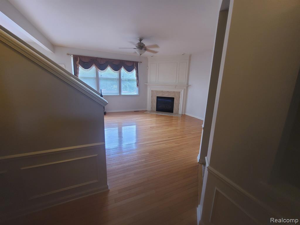 9785 RAVENSHIRE Drive, Ypsilanti, MI 48198 — Photo 48