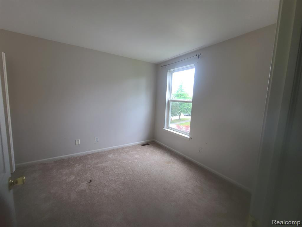 9785 RAVENSHIRE Drive, Ypsilanti, MI 48198 — Photo 50