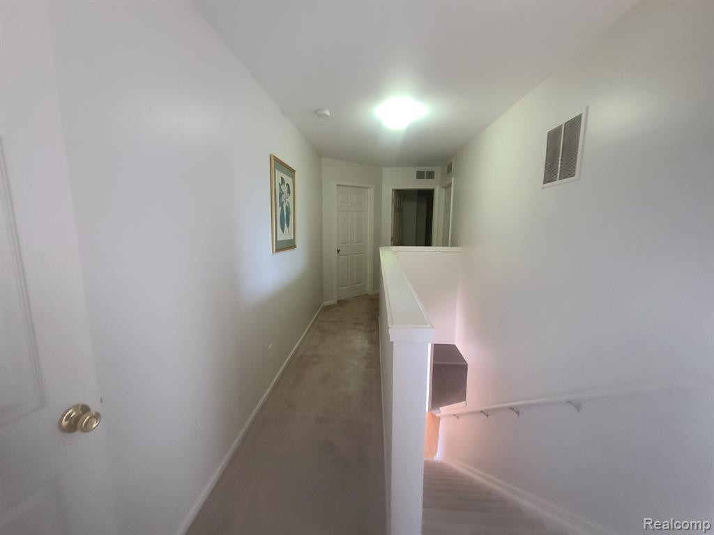 9785 RAVENSHIRE Drive, Ypsilanti, MI 48198 — Photo 55
