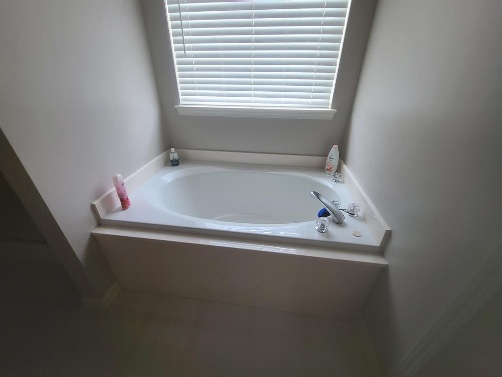 9785 RAVENSHIRE Drive, Ypsilanti, MI 48198 — Photo 62