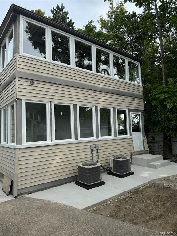 410 E 12 MILE Road, Royal Oak, MI 48073 — Photo 3